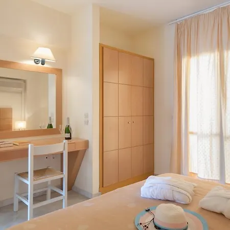 Mare Aparthotel 3*
